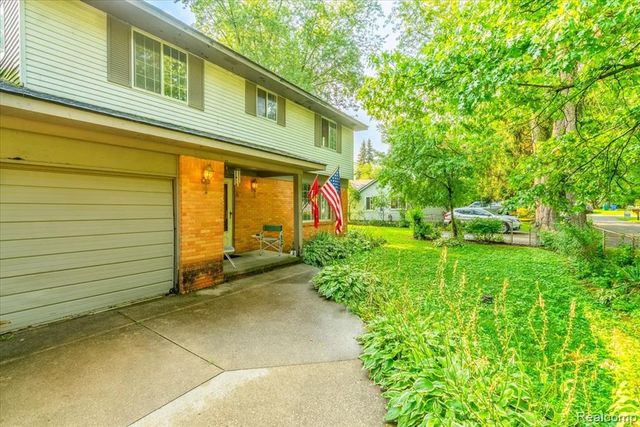 3281 Royal Boulevard, Commerce Twp, MI 48382