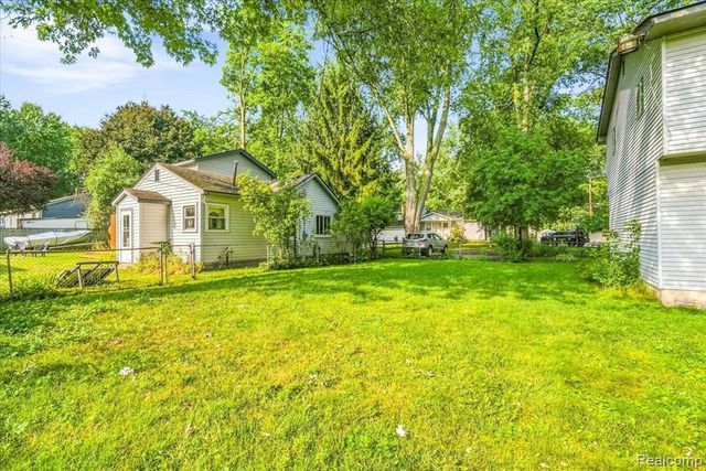 3281 Royal Boulevard, Commerce Twp, MI 48382