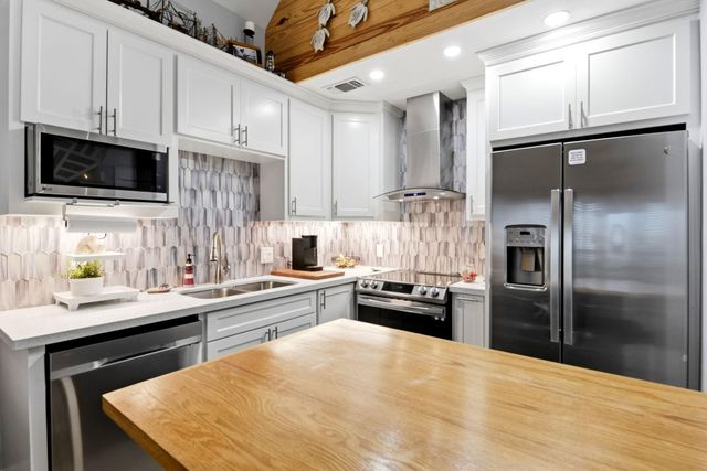 1411 12th Street, Galveston, TX 77550