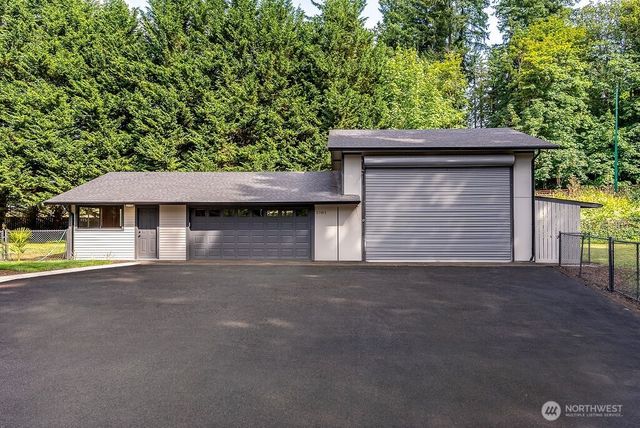 21843 SE 251st Place, Maple Valley, WA 98038