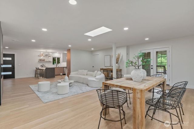 21843 SE 251st Place, Maple Valley, WA 98038