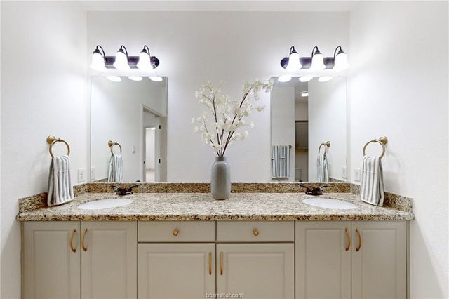 1716 Lonetree Drive, College Station, TX 77845