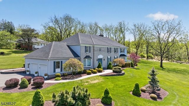 2 W View Dr, Raritan Twp., NJ 08822