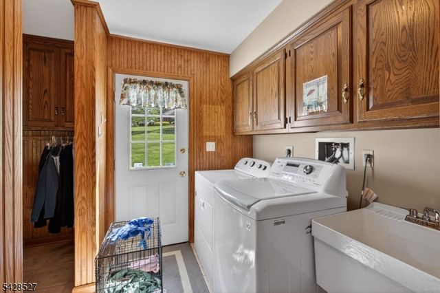 2 W View Dr, Raritan Twp., NJ 08822