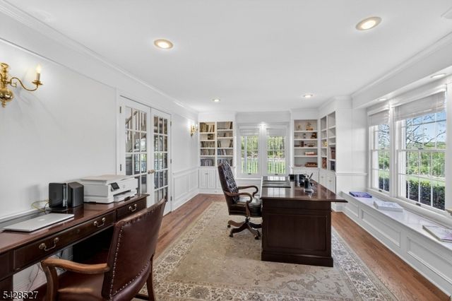 2 W View Dr, Raritan Twp., NJ 08822