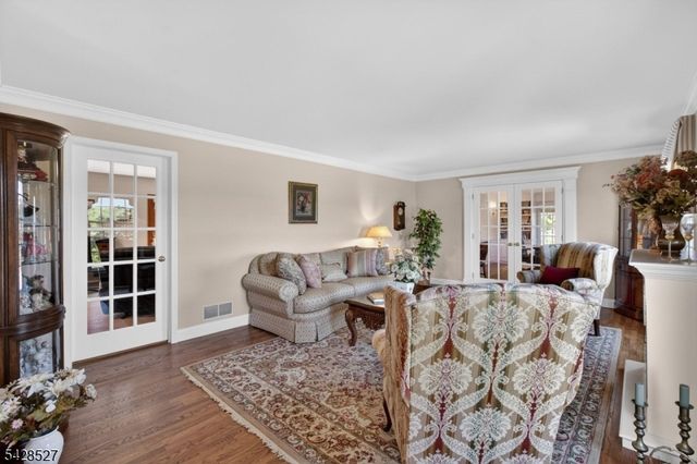 2 W View Dr, Raritan Twp., NJ 08822