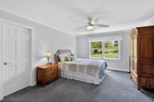 2 W View Dr, Raritan Twp., NJ 08822