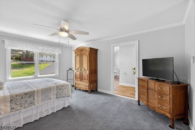 2 W View Dr, Raritan Twp., NJ 08822