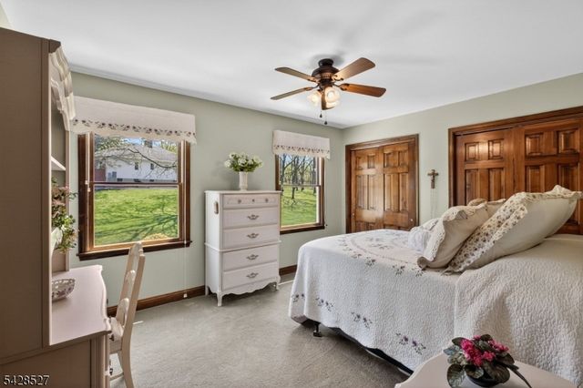 2 W View Dr, Raritan Twp., NJ 08822