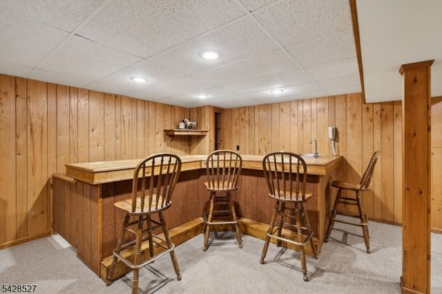 2 W View Dr, Raritan Twp., NJ 08822