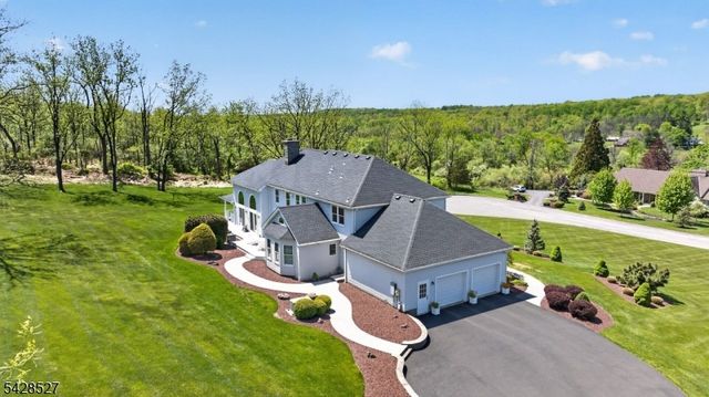 2 W View Dr, Raritan Twp., NJ 08822