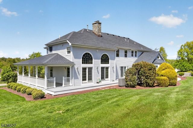 2 W View Dr, Raritan Twp., NJ 08822