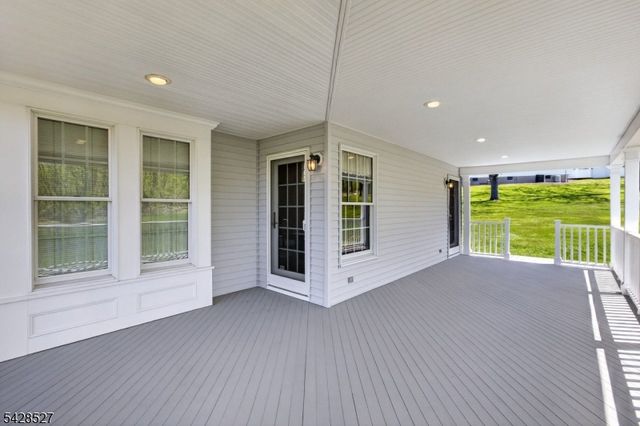 2 W View Dr, Raritan Twp., NJ 08822