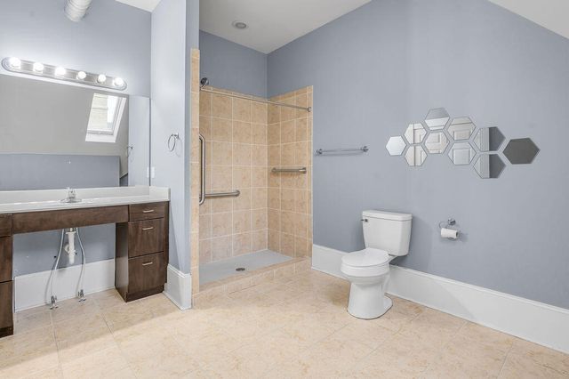 275 S Limestone 310, Lexington, KY 40508