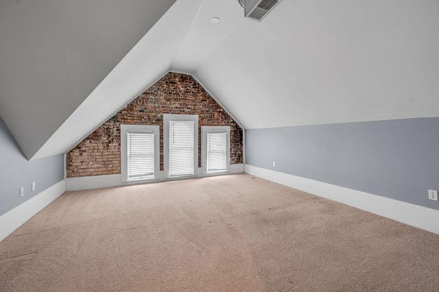 275 S Limestone 310, Lexington, KY 40508