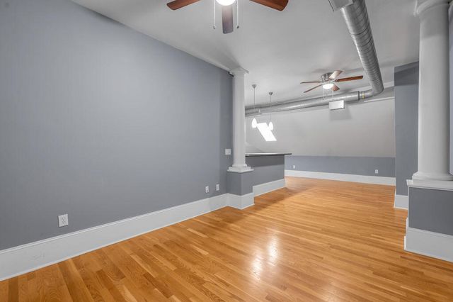 275 S Limestone 310, Lexington, KY 40508