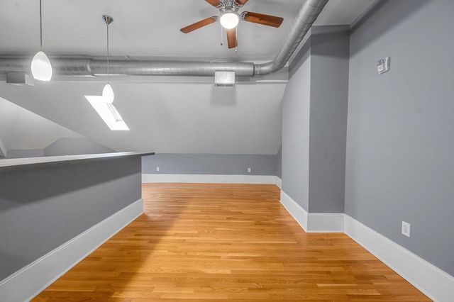 275 S Limestone 310, Lexington, KY 40508