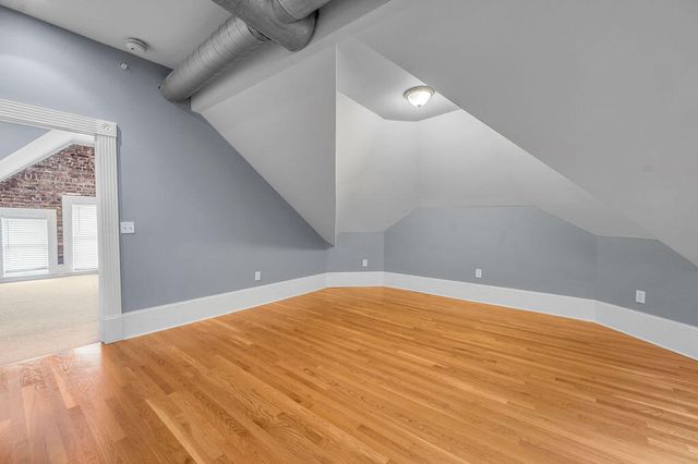 275 S Limestone 310, Lexington, KY 40508