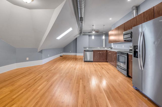 275 S Limestone 310, Lexington, KY 40508
