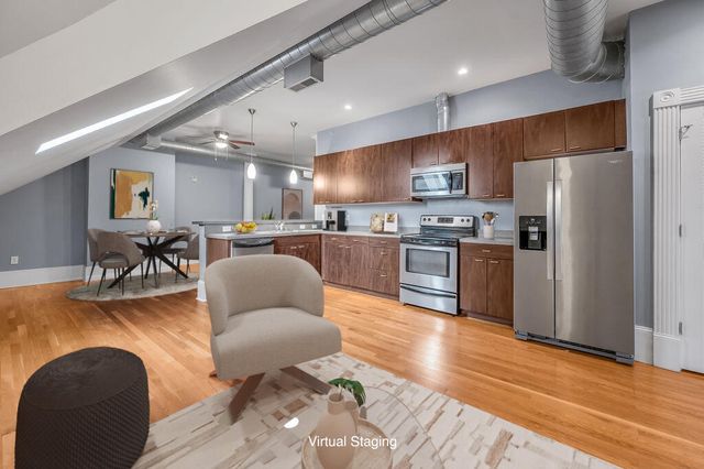 275 S Limestone 310, Lexington, KY 40508