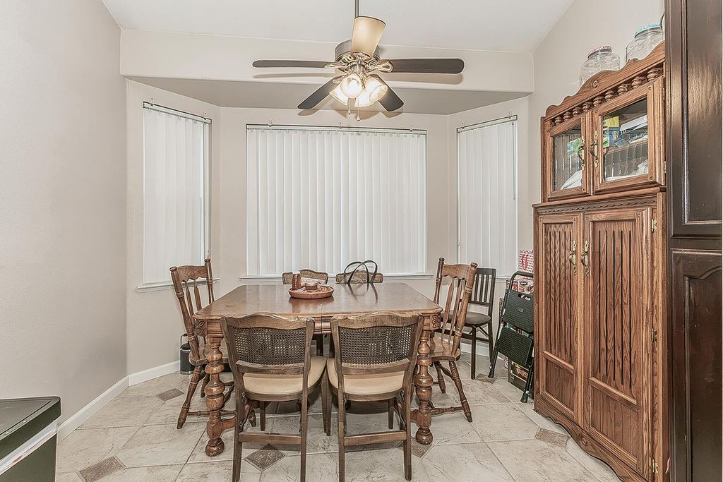 Image 10 of property listing at 3704 Bryan Street, Selma, CA 93662