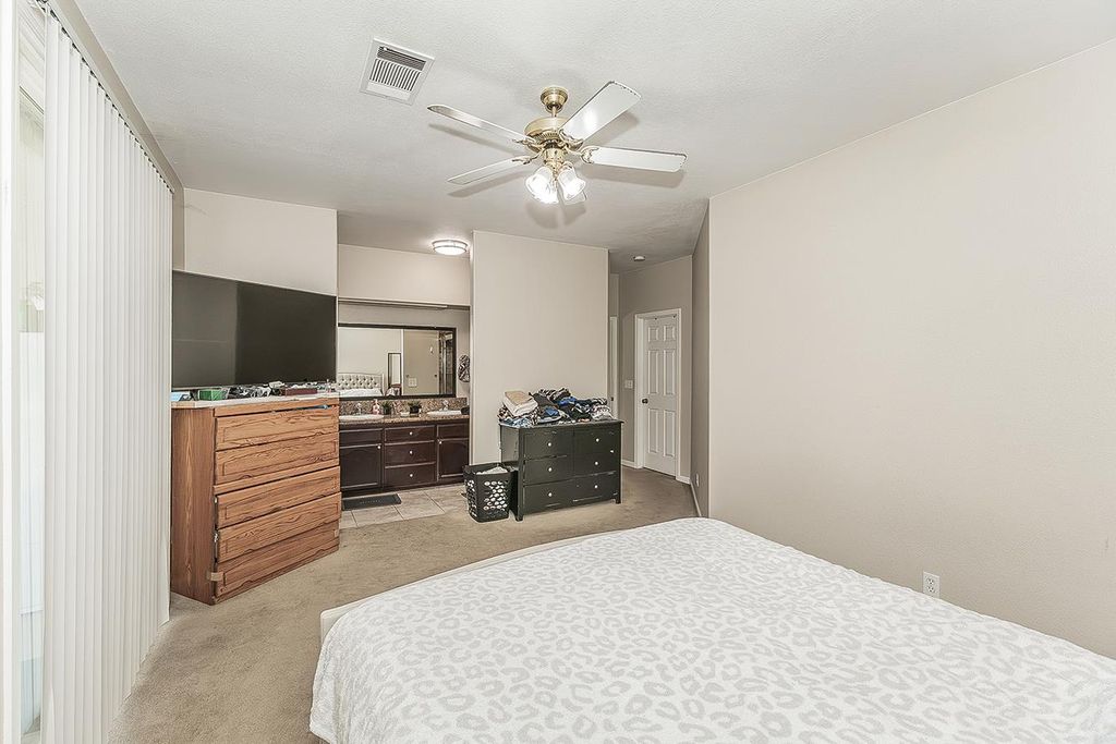 Image 13 of property listing at 3704 Bryan Street, Selma, CA 93662