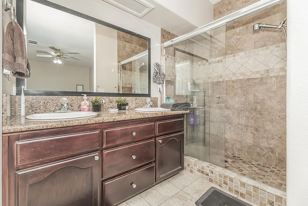 Image 14 of property listing at 3704 Bryan Street, Selma, CA 93662