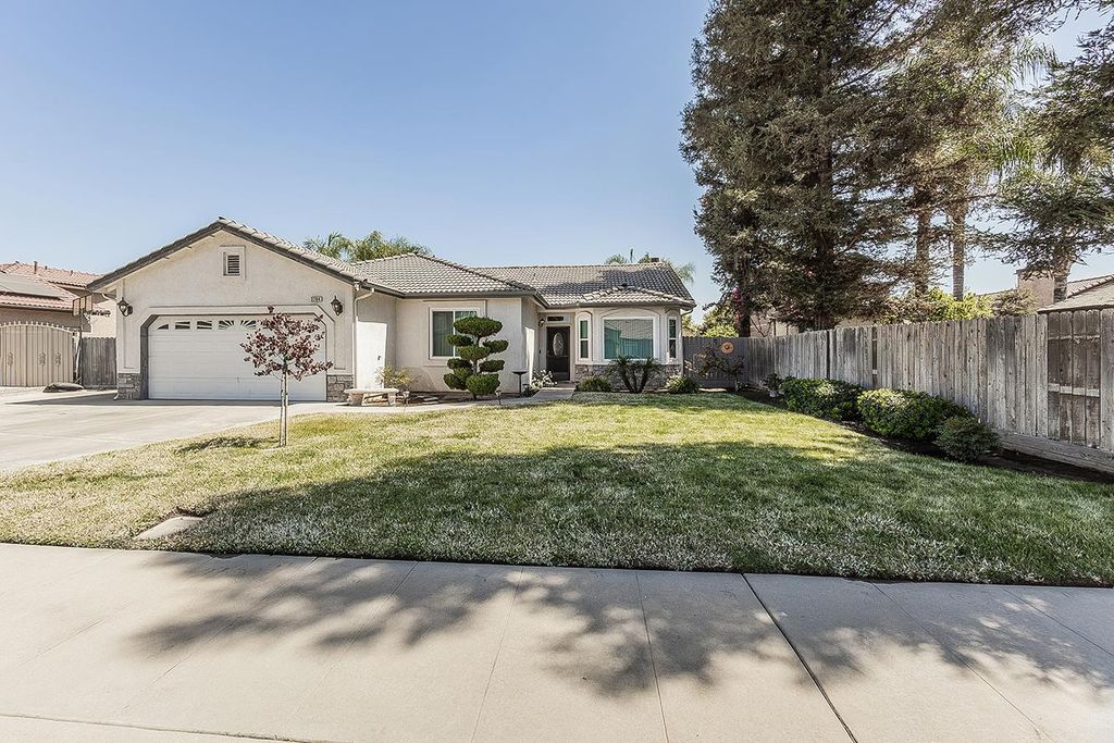 Image 2 of property listing at 3704 Bryan Street, Selma, CA 93662