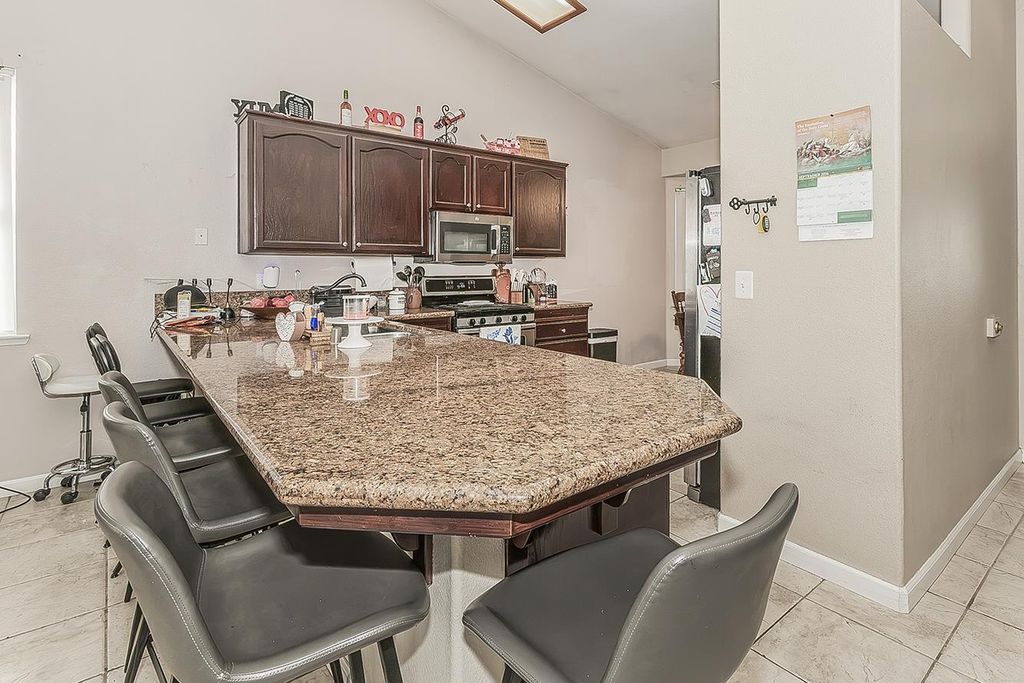 Image 7 of property listing at 3704 Bryan Street, Selma, CA 93662