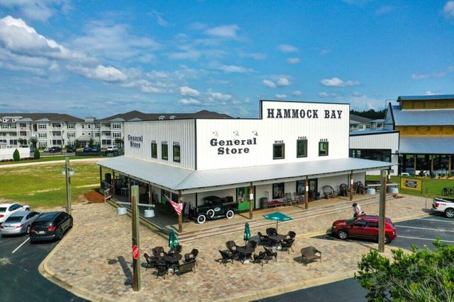 105 Eclipse Lp, Freeport, FL 32439