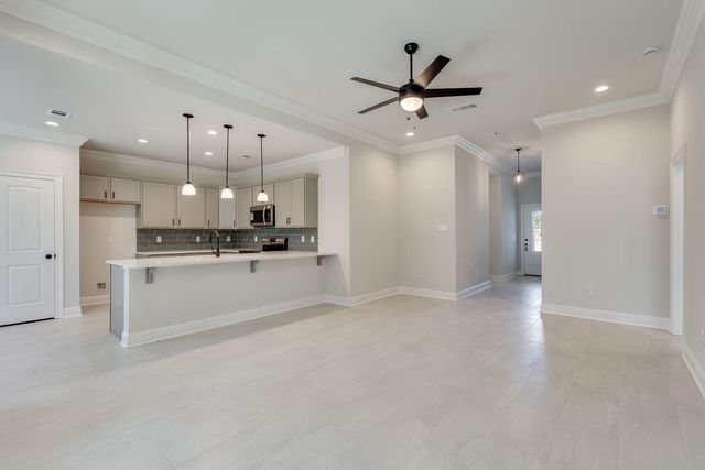 105 Eclipse Lp, Freeport, FL 32439