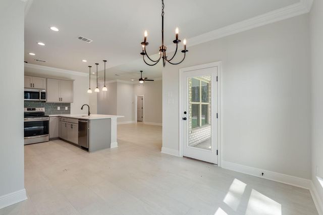 105 Eclipse Lp, Freeport, FL 32439