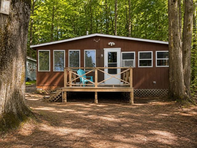 9 Pinecrest Road, Raymond, NH 03077