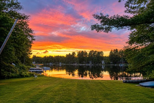 9 Pinecrest Road, Raymond, NH 03077