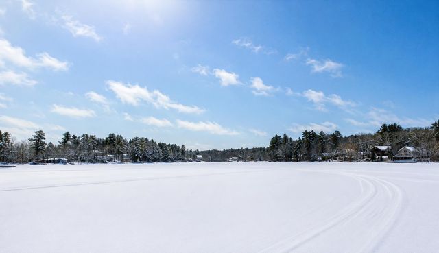9 Pinecrest Road, Raymond, NH 03077