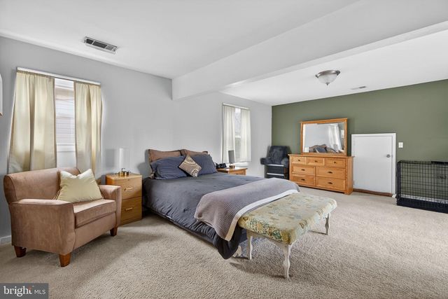 1386 JEFFERSON ST, Hellertown, PA 18055