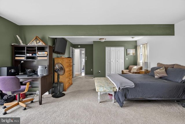 1386 JEFFERSON ST, Hellertown, PA 18055