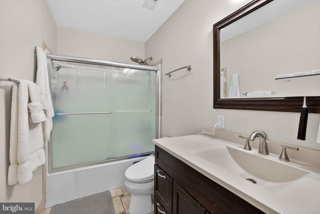 1386 JEFFERSON ST, Hellertown, PA 18055