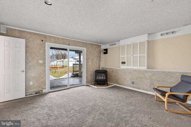 1386 JEFFERSON ST, Hellertown, PA 18055