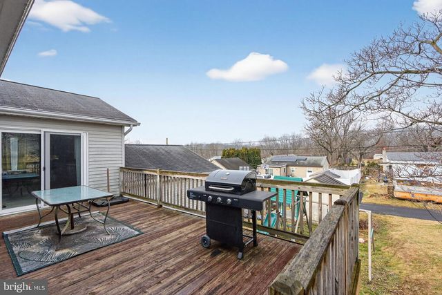 1386 JEFFERSON ST, Hellertown, PA 18055