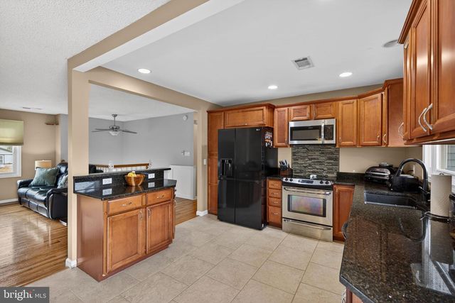 1386 JEFFERSON ST, Hellertown, PA 18055