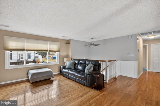 1386 JEFFERSON ST, Hellertown, PA 18055