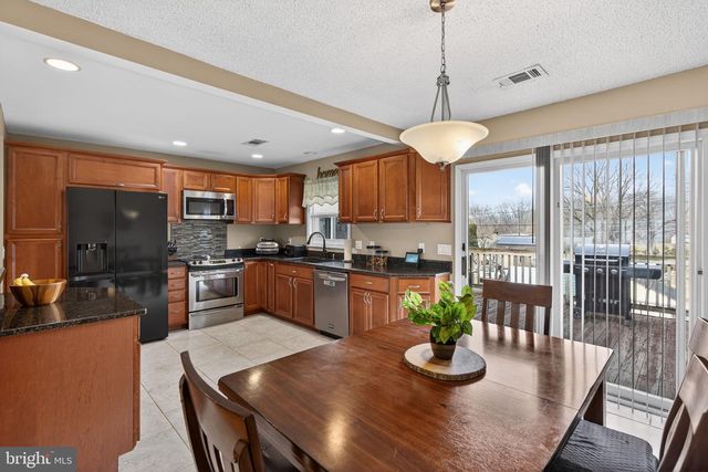 1386 JEFFERSON ST, Hellertown, PA 18055