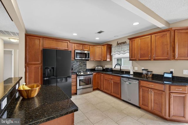 1386 JEFFERSON ST, Hellertown, PA 18055