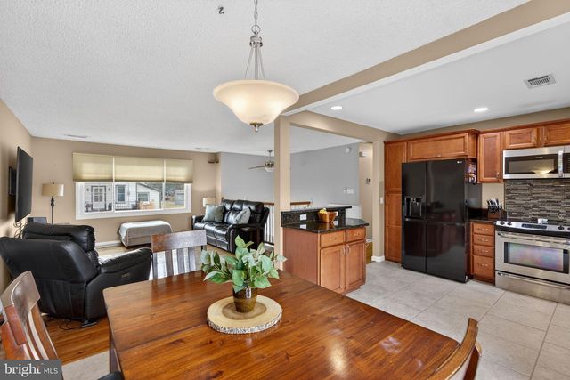 1386 JEFFERSON ST, Hellertown, PA 18055