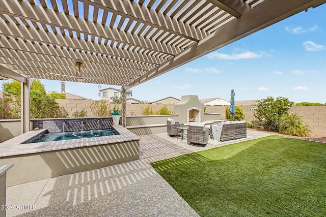 19982 W GLENROSA Avenue, Litchfield Park, AZ 85340