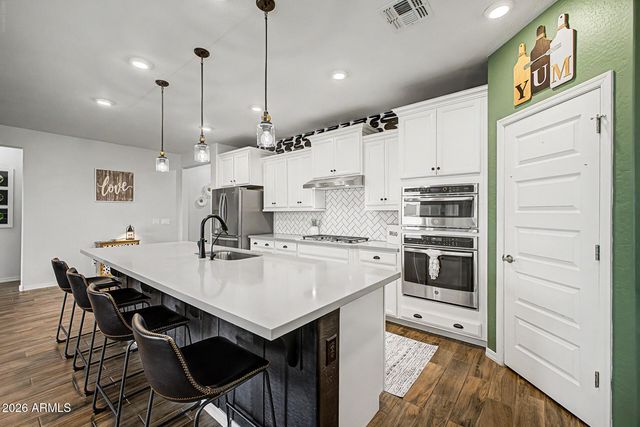 19982 W GLENROSA Avenue, Litchfield Park, AZ 85340