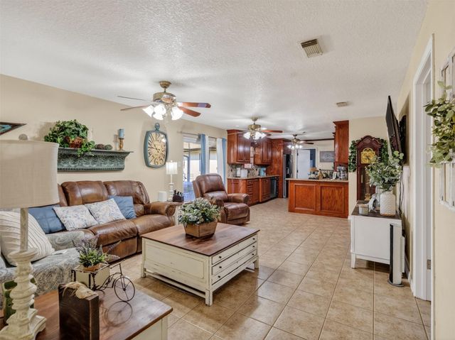 1348 Gifford Road, Angleton, TX 77515