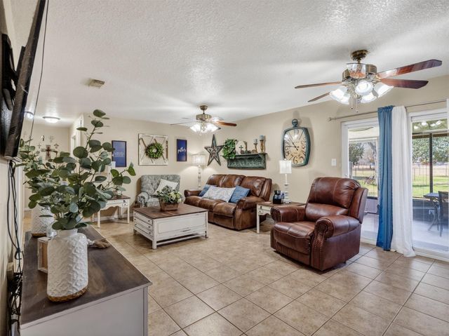 1348 Gifford Road, Angleton, TX 77515