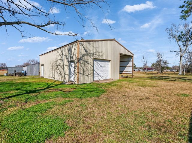 1348 Gifford Road, Angleton, TX 77515